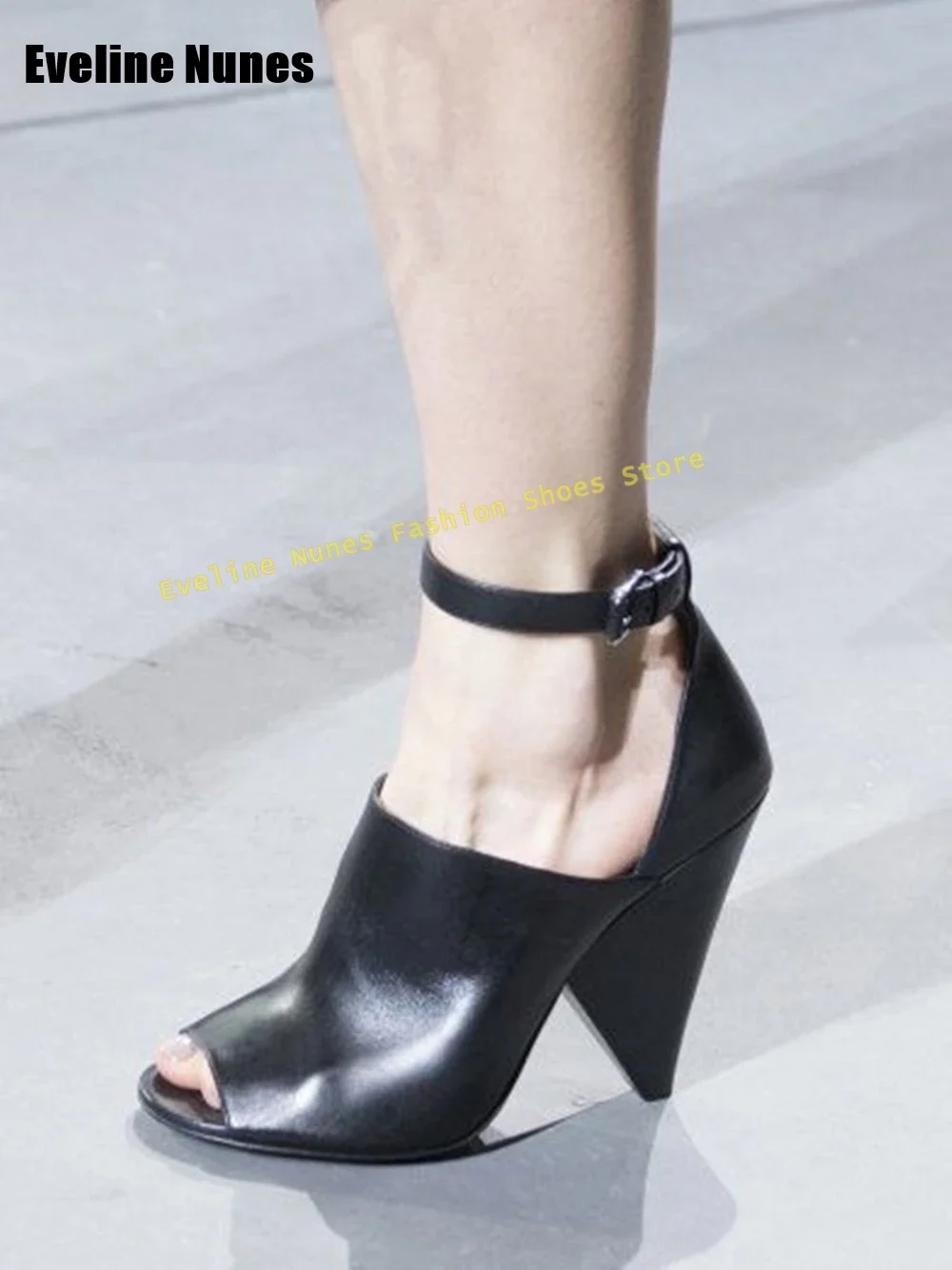 Women Runway Show Pumps Peep T - огляд і ціна Street Fashion Runway